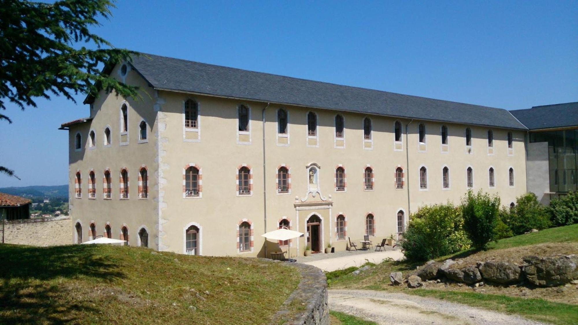 Aparthotel Terres De France - Domaine Du Palais Saint-Lizier Exterior foto
