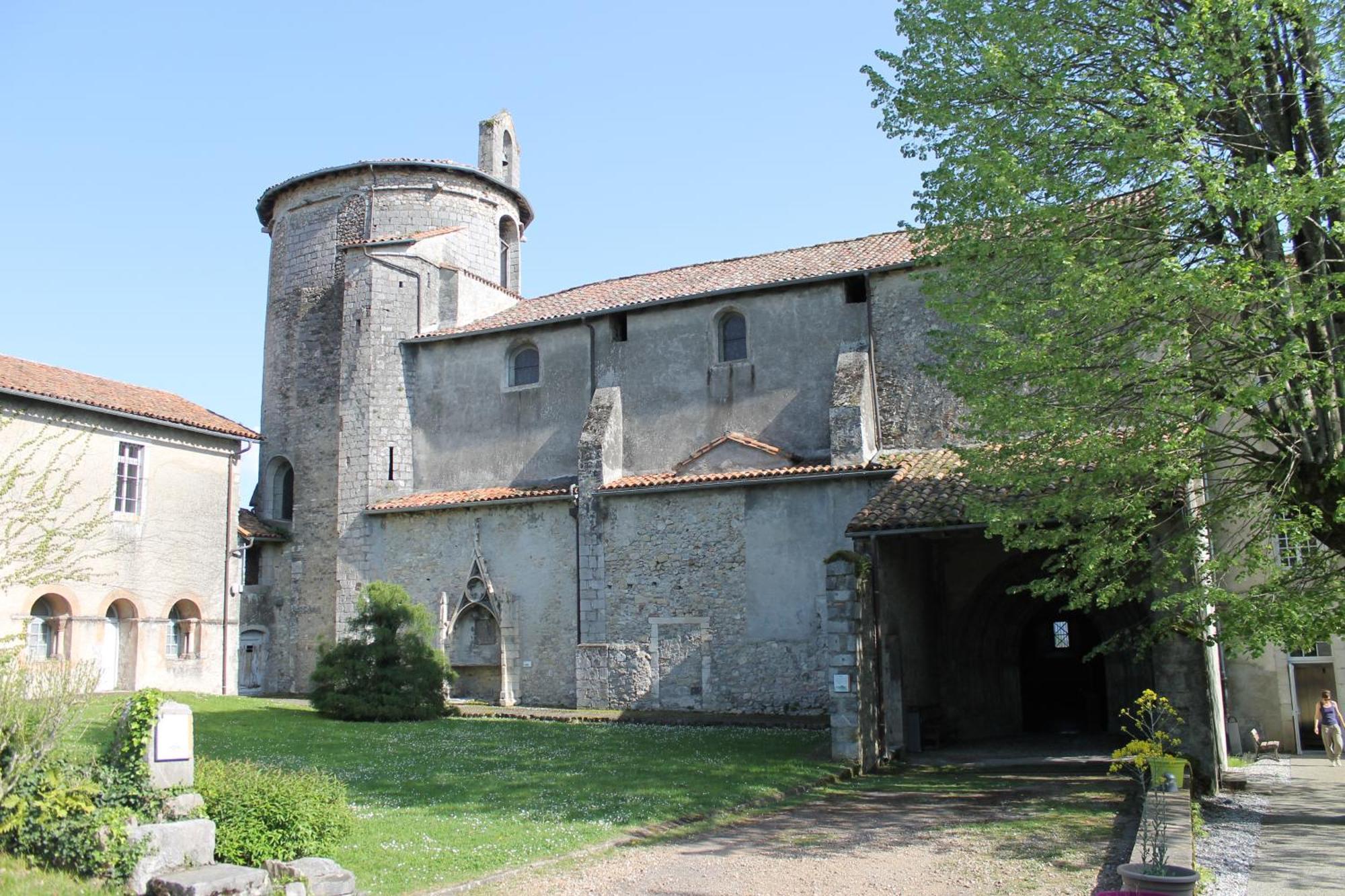 Aparthotel Terres De France - Domaine Du Palais Saint-Lizier Exterior foto